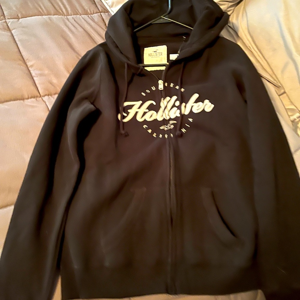 Hollister zip up hoodie. Women’s (juniors) size Med